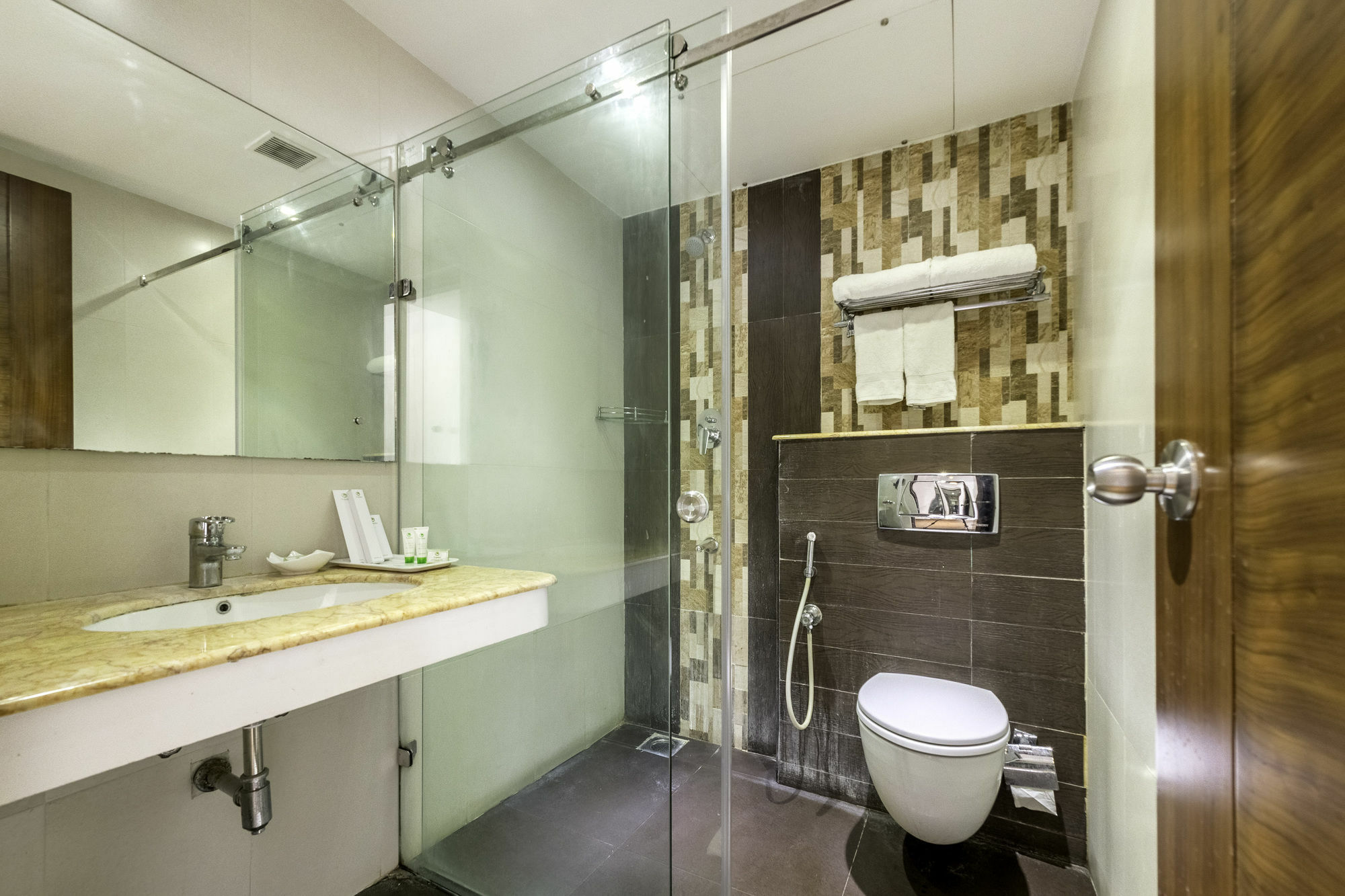 Treebo Trend J'S Five Two Boutique Hotel Chennai Luaran gambar